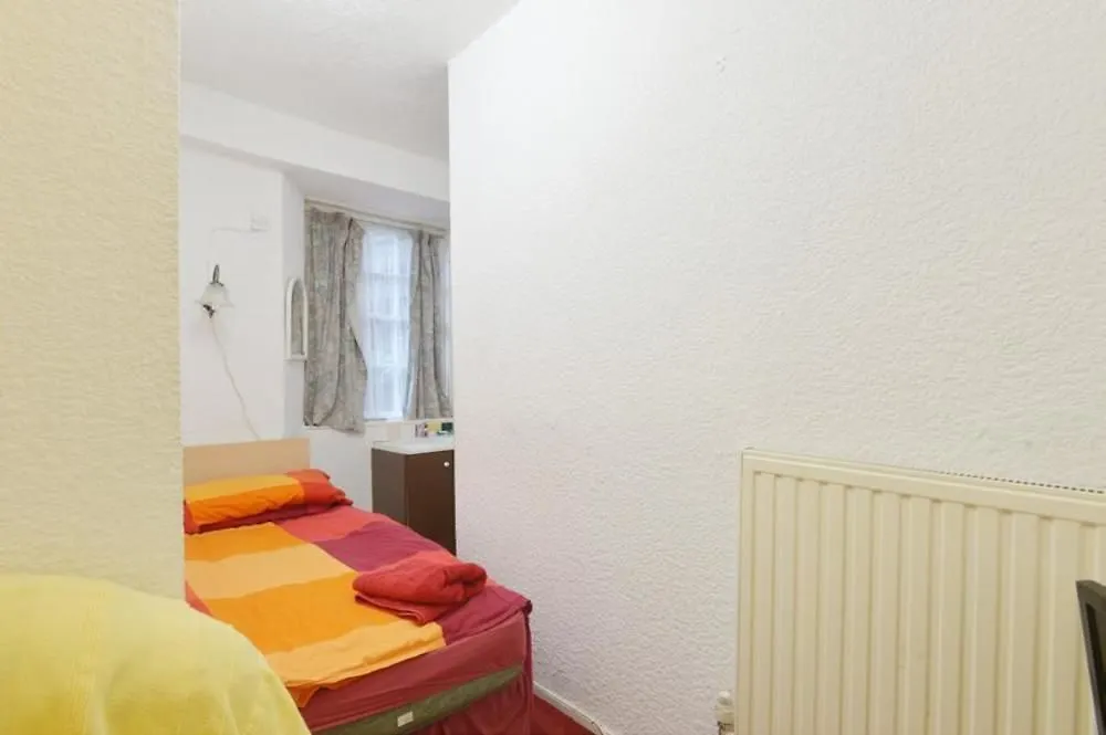 Sakura Edinburgh Guest House 2*,